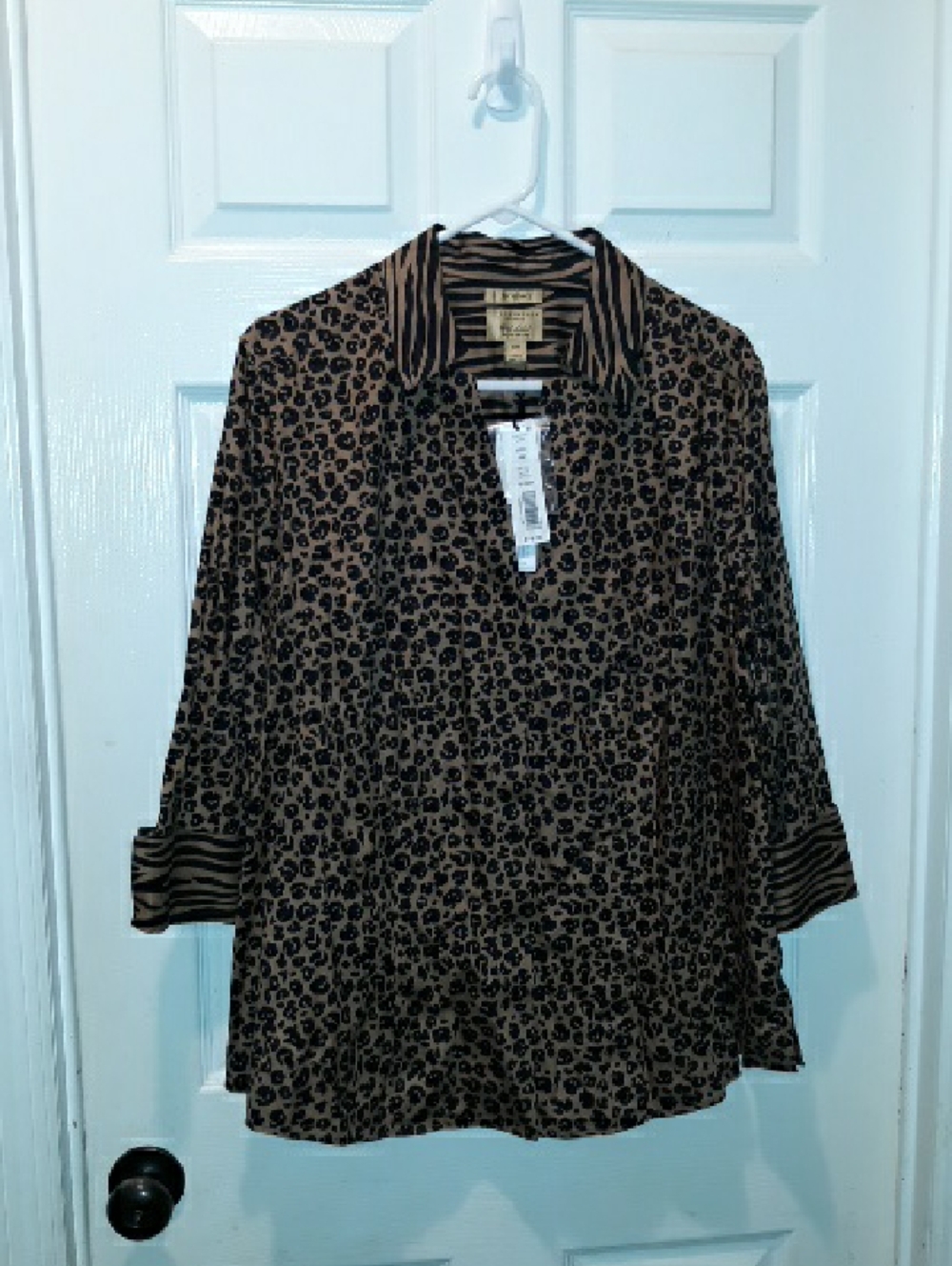 Gold Label Investments "Taylor" Woman Animal Print Shirt